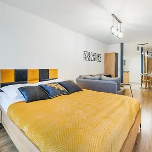 apartament-studio-z-parkingiem-22-c-perowa-przysta-holiday-city.kolobrzeghotels.com/